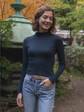 Brandy Melville St. George USA Copenhagen Top - Navy